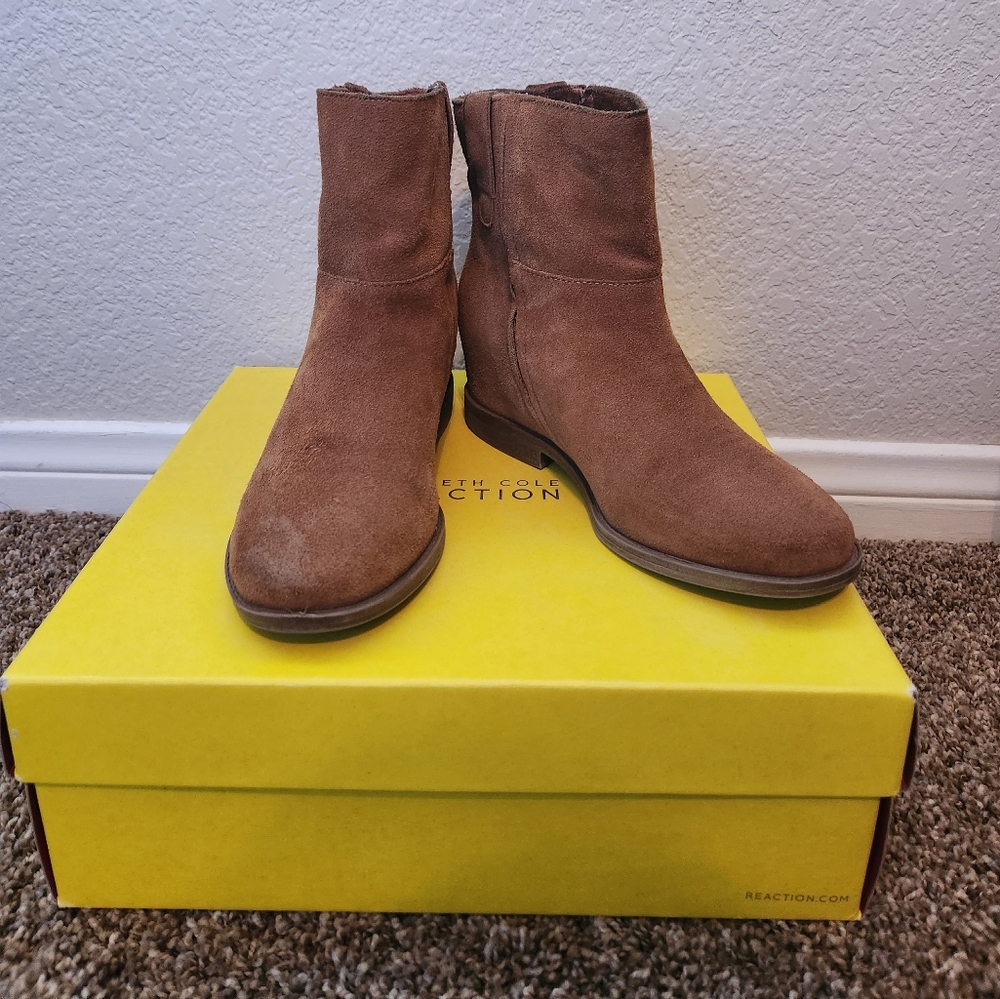 Kenneth Cole Reaction Pretzel Suede Pull Up Boots size 7